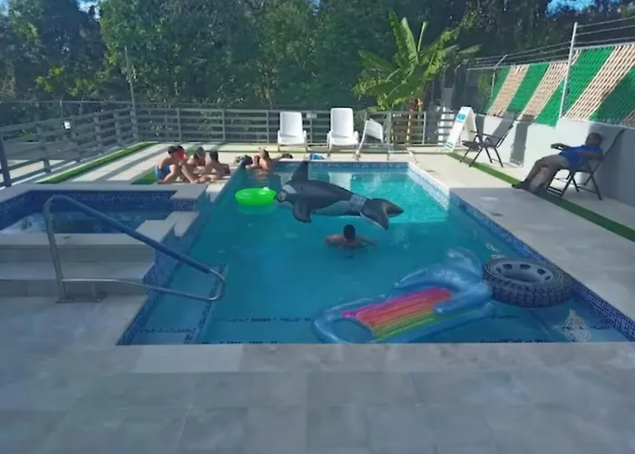 Mirando Place #2---beach Club Access, Hot Tub, Gym, Pool, 3 Lounges, Townhouse 2 ,airport 10min Holiday home Montego Bay