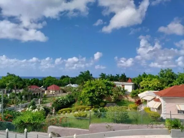 Holiday home Mirando Place #2---beach Club Access, Hot Tub, Gym, Pool, 3 Lounges, Townhouse 2 ,airport 10min Montego Bay