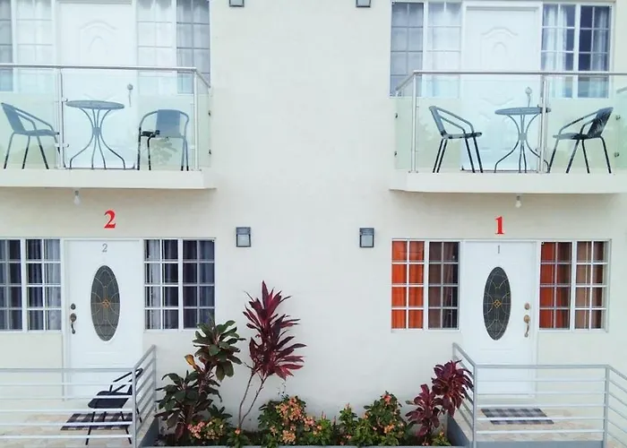 Holiday home Mirando Place #2---beach Club Access, Hot Tub, Gym, Pool, 3 Lounges, Townhouse 2 ,airport 10min