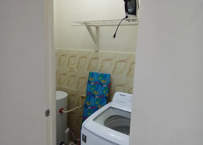 Mirando Place #2---beach Club Access, Hot Tub, Gym, Pool, 3 Lounges, Townhouse 2 ,airport 10min Holiday home Montego Bay