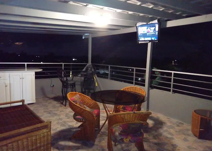 Mirando Place #2---beach Club Access, Hot Tub, Gym, Pool, 3 Lounges, Townhouse 2 ,airport 10min *
