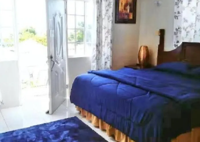 Mirando Place #2---beach Club Access, Hot Tub, Gym, Pool, 3 Lounges, Townhouse 2 ,airport 10min * Montego Bay