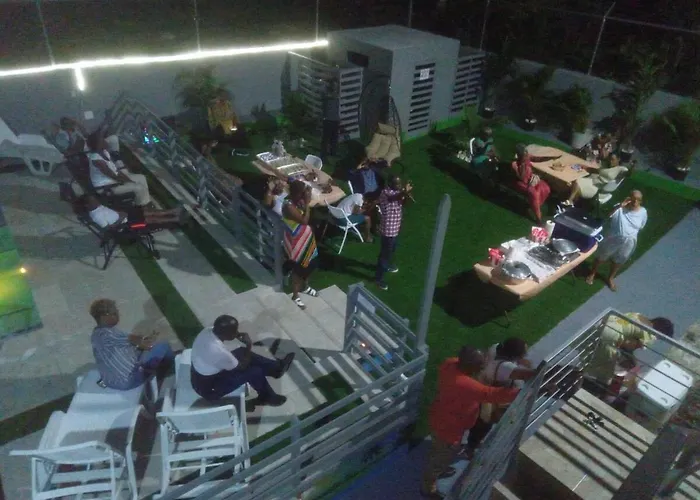 Mirando Place #2---beach Club Access, Hot Tub, Gym, Pool, 3 Lounges, Townhouse 2 ,airport 10min Holiday home Montego Bay
